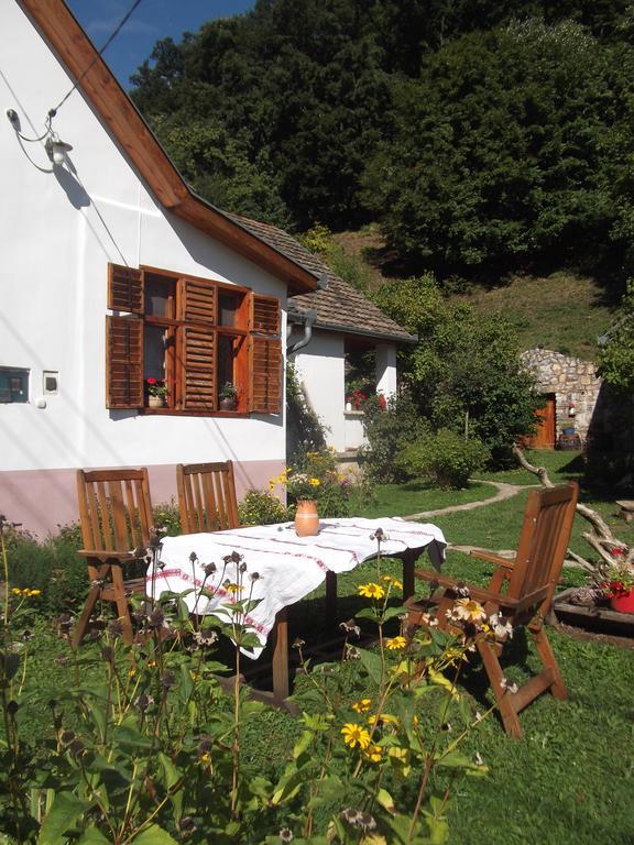 Apartmán Tulipanos Vendeghaz Obanya Exteriér fotografie